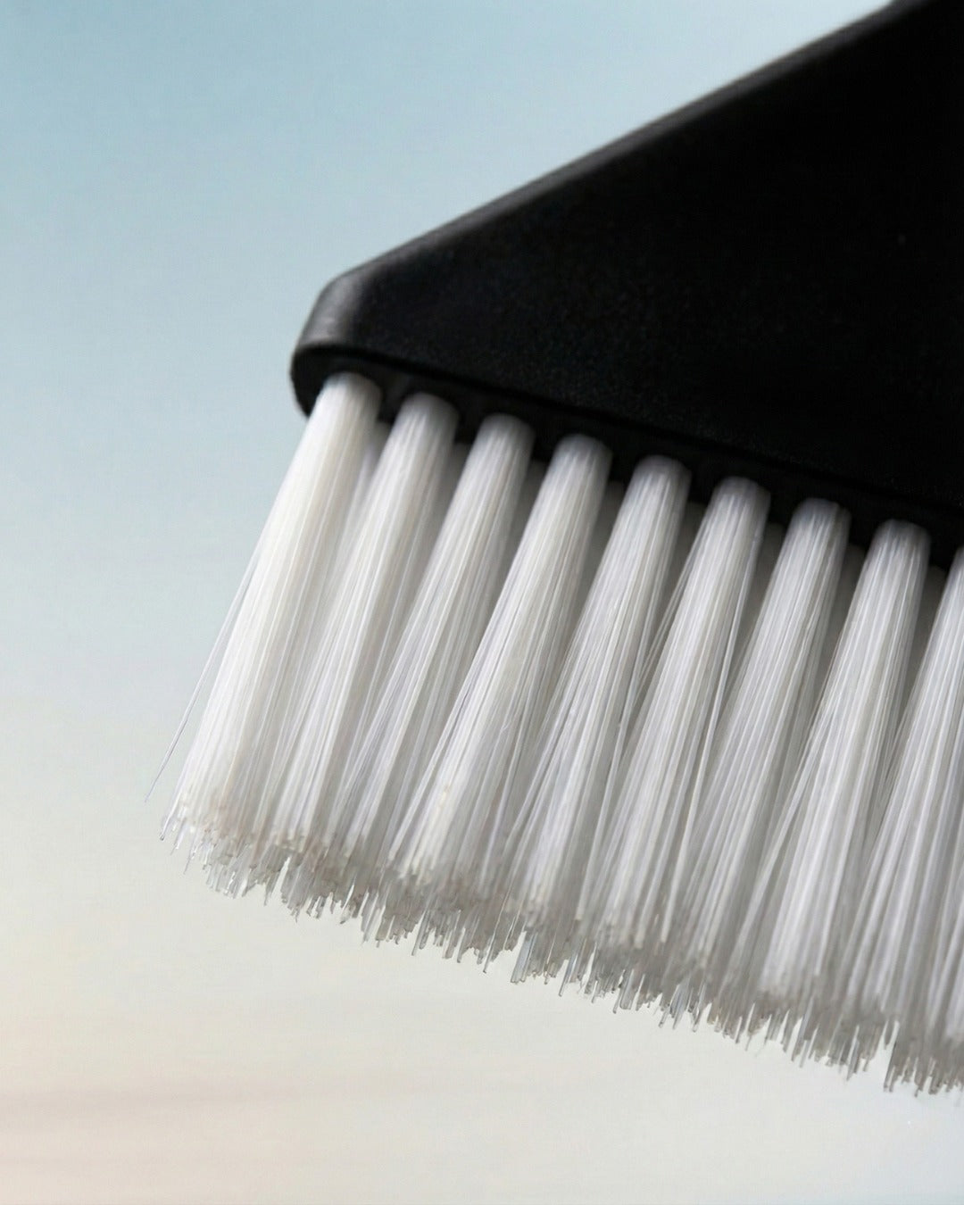 Brocha de Esfumación Profesional – Cerdas Blancas y Negras